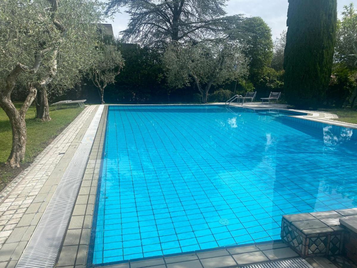 Villa Sweet Flower - With Private Pool And Garden Manerba del Garda Exterior foto